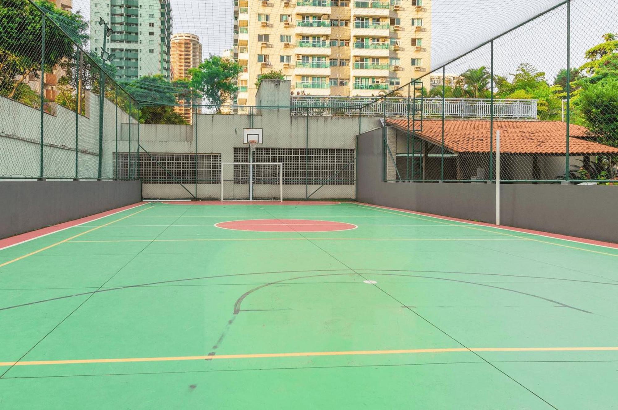 Apartamento Lazer Completo Na Barra: Piscina, Sauna E Mar