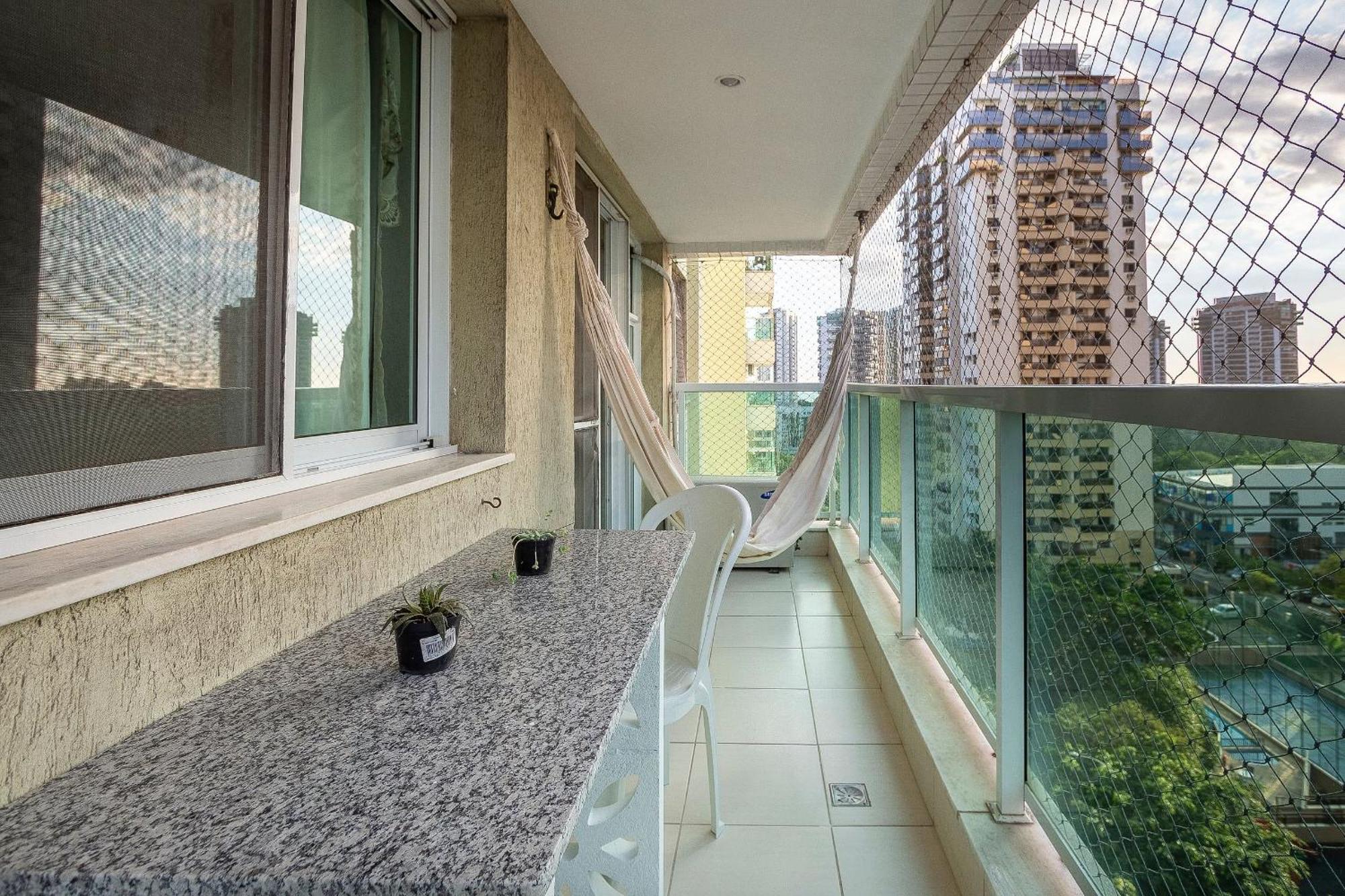 Apartamento Lazer Completo Na Barra: Piscina, Sauna E Mar *